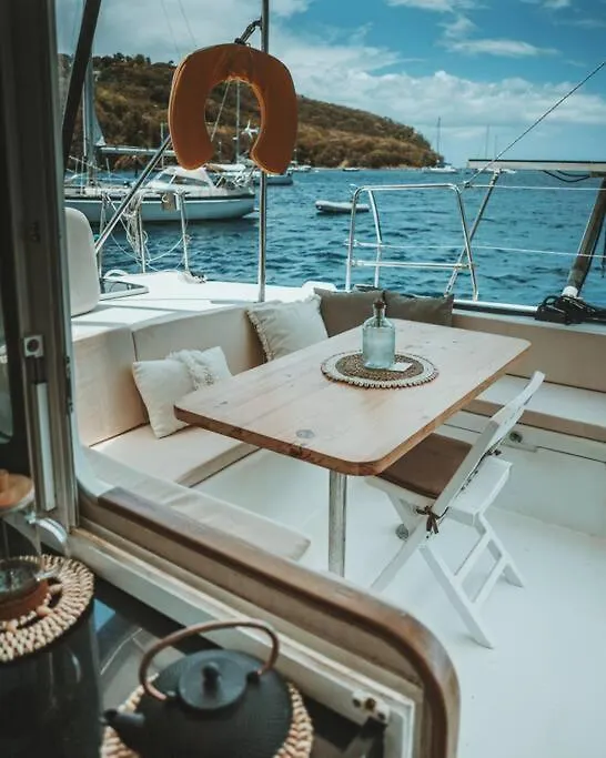 Catamaran Tout Confort Sur La Baie De Deshaies Hotel